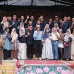 Ramadhani Kirana Putra menghadiri kegiatan Reuni Akbar dan pelantikan Ikatan Alumni di SMA Negeri 3 Kota Solok bersama para guru dan alumni dari berbagai angkatan.